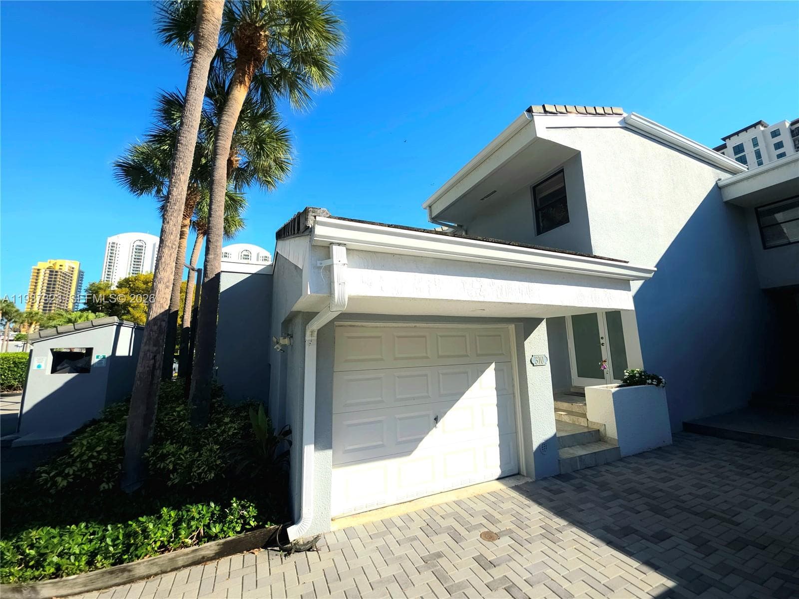 310 Poinciana Dr 802 photo 17