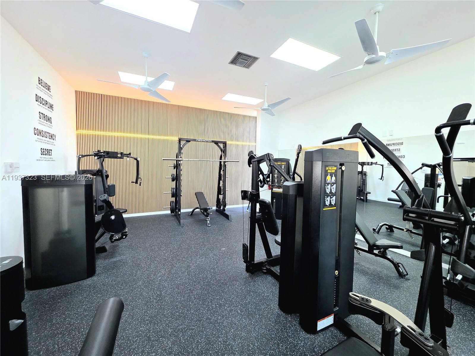 310 Poinciana Dr 802 photo 14