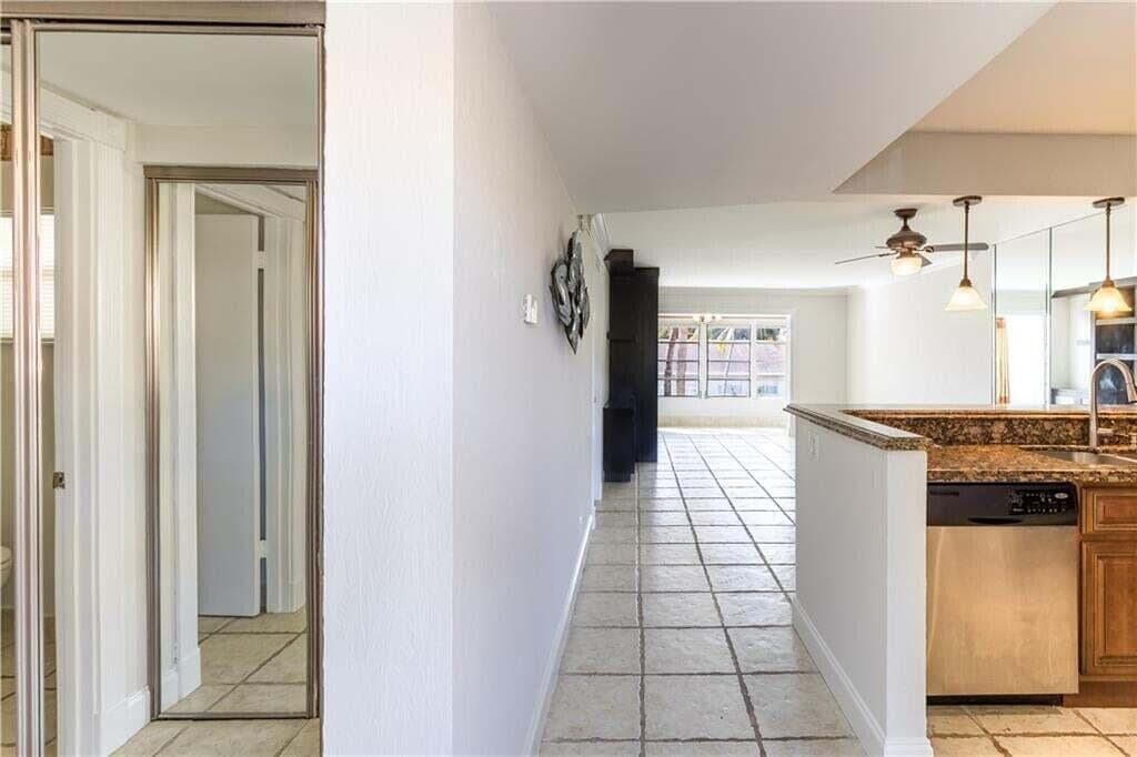 2800 Fiore Way 2060 photo 6