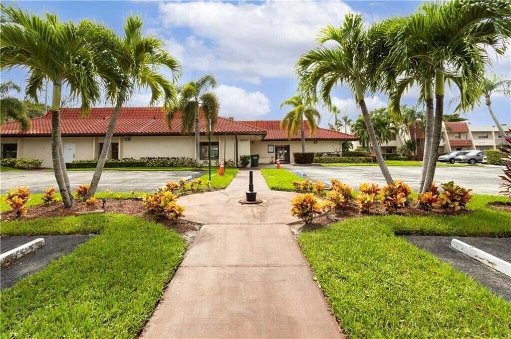 2800 Fiore Way 2060 photo 17