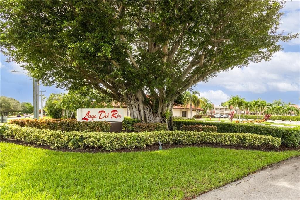 2800 Fiore Way 2060 photo 18