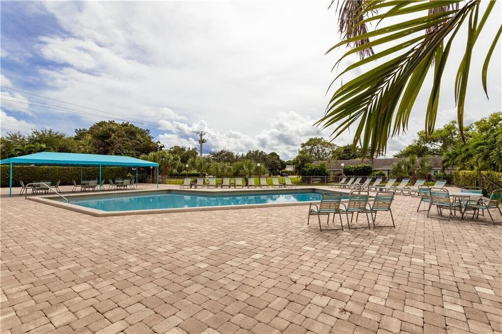 2800 Fiore Way 2060 photo 15