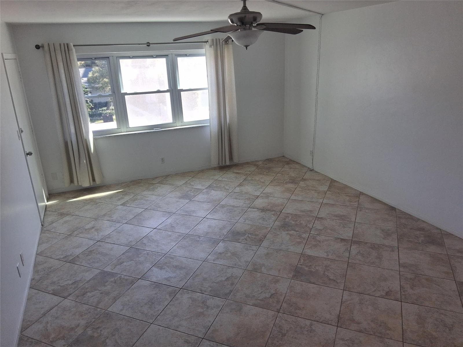 505 NE 20 Avenue 217 photo 23