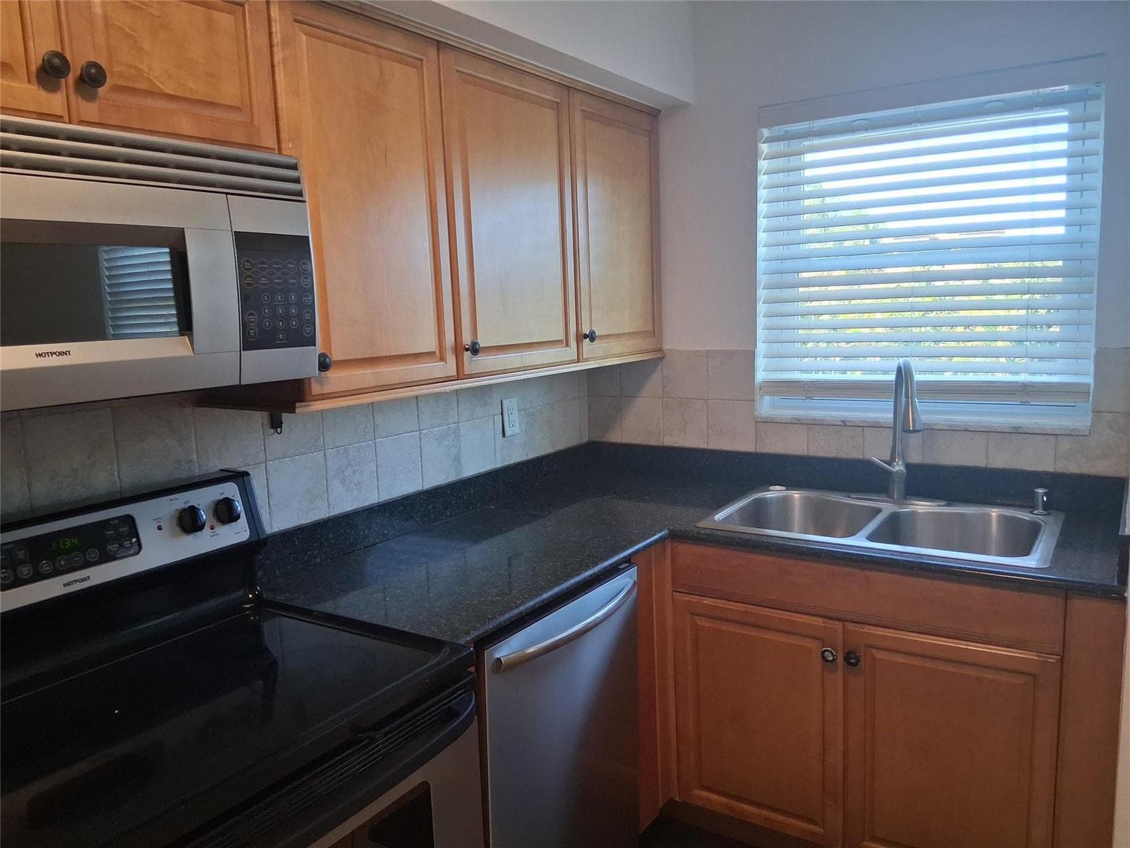 505 NE 20 Avenue 217 photo 2