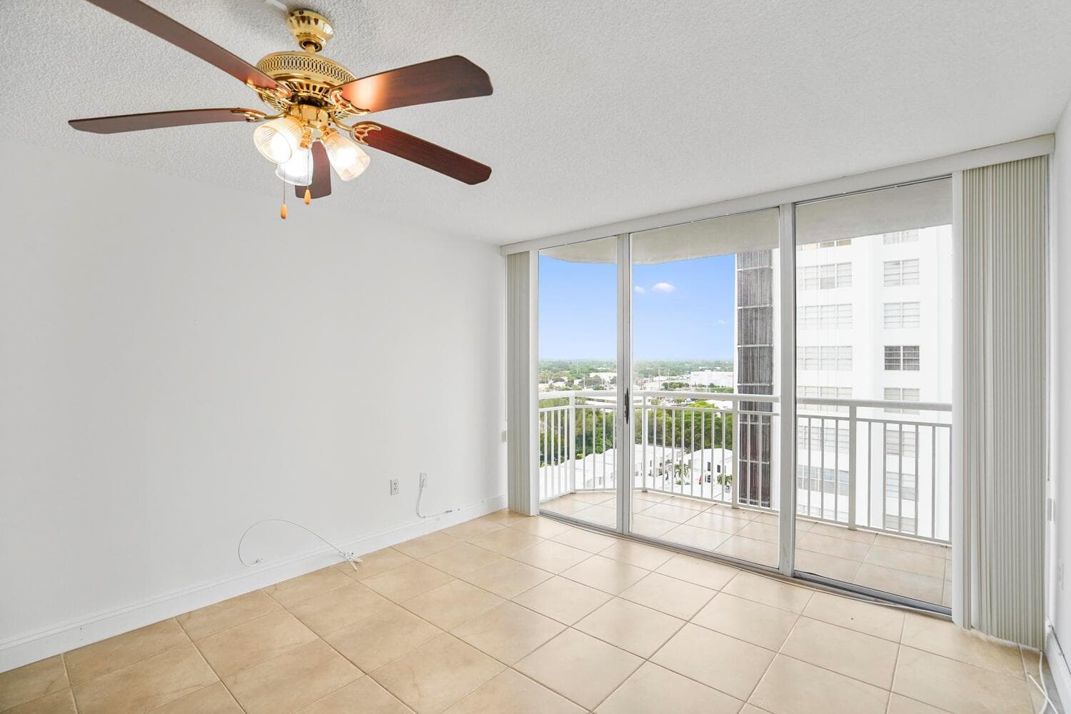 18051 Biscayne Boulevard 1504 photo 23