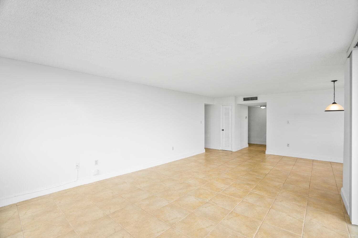 18051 Biscayne Boulevard 1504 photo 6