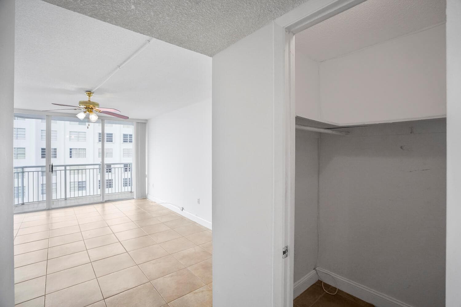 18051 Biscayne Boulevard 1504 photo 24