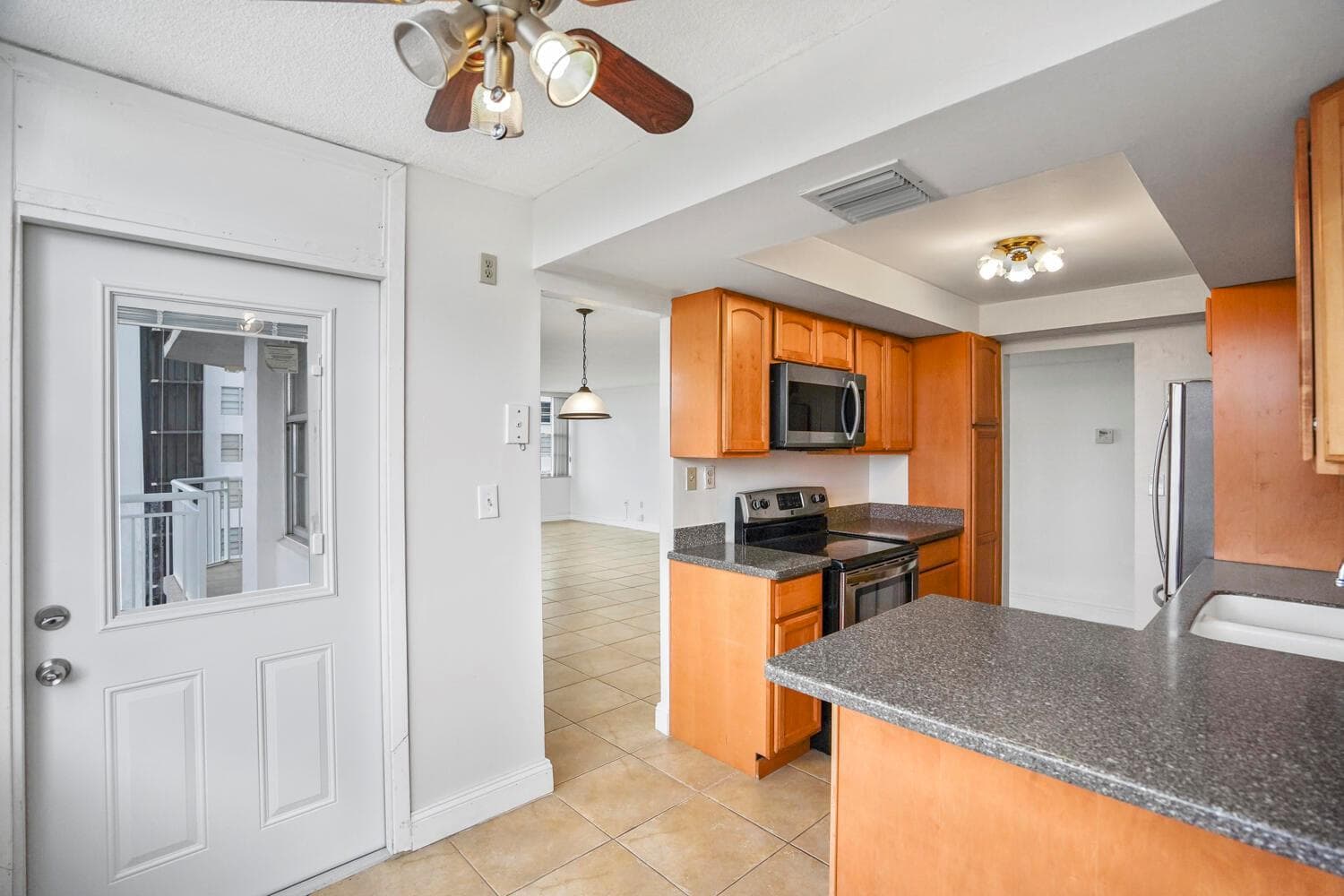 18051 Biscayne Boulevard 1504 photo 10