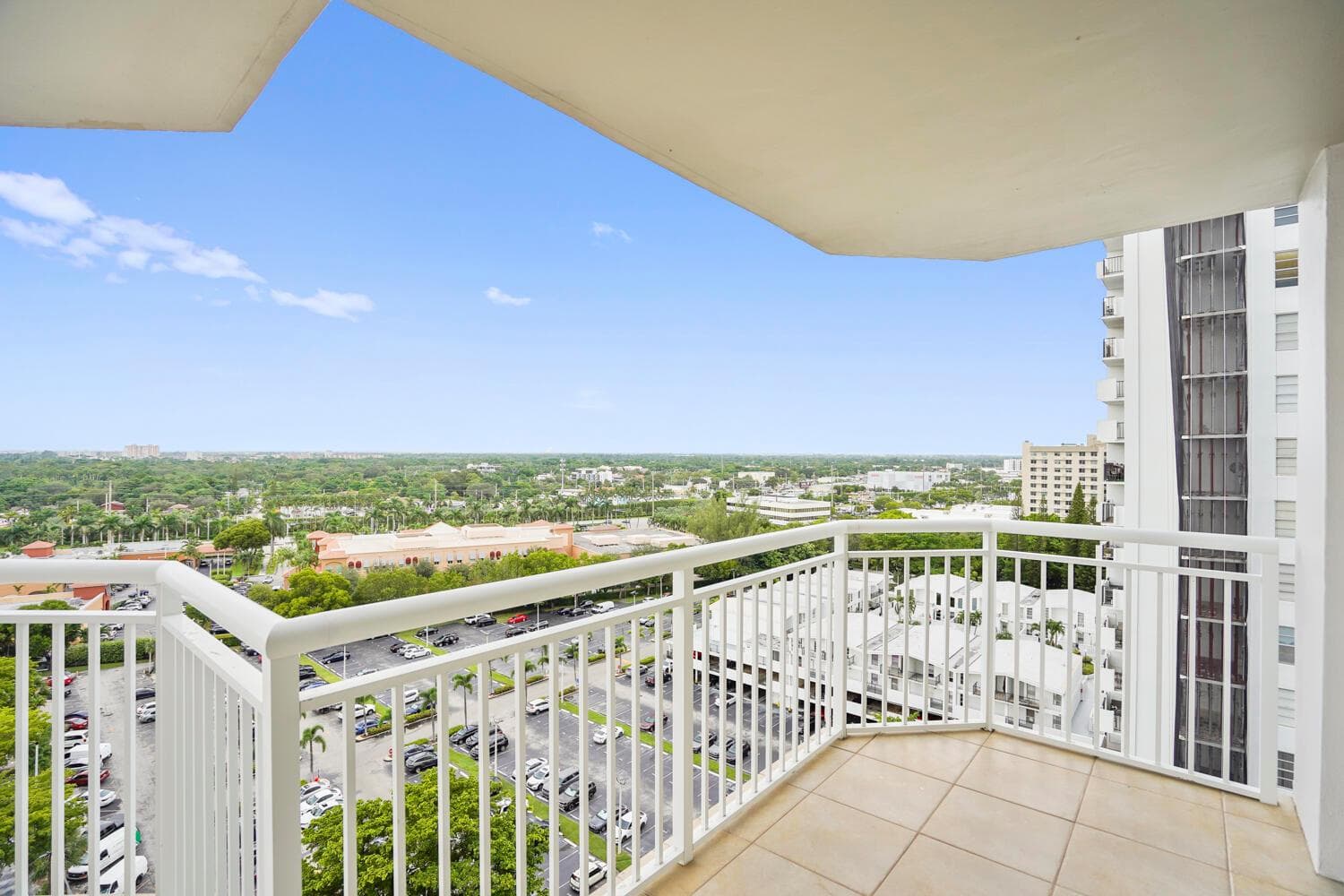 18051 Biscayne Boulevard 1504 photo 14