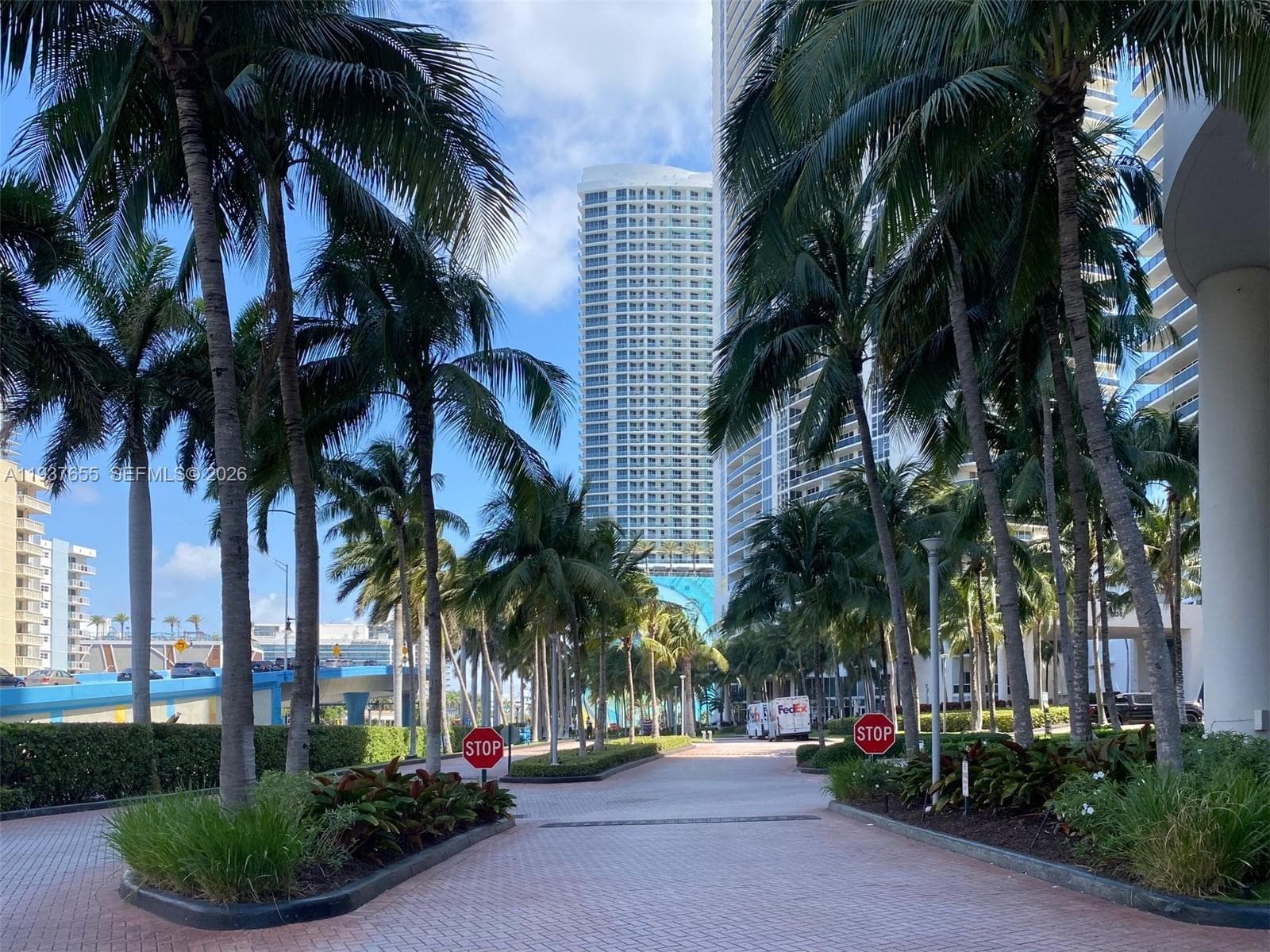 1850 S Ocean Dr 1004 photo 4