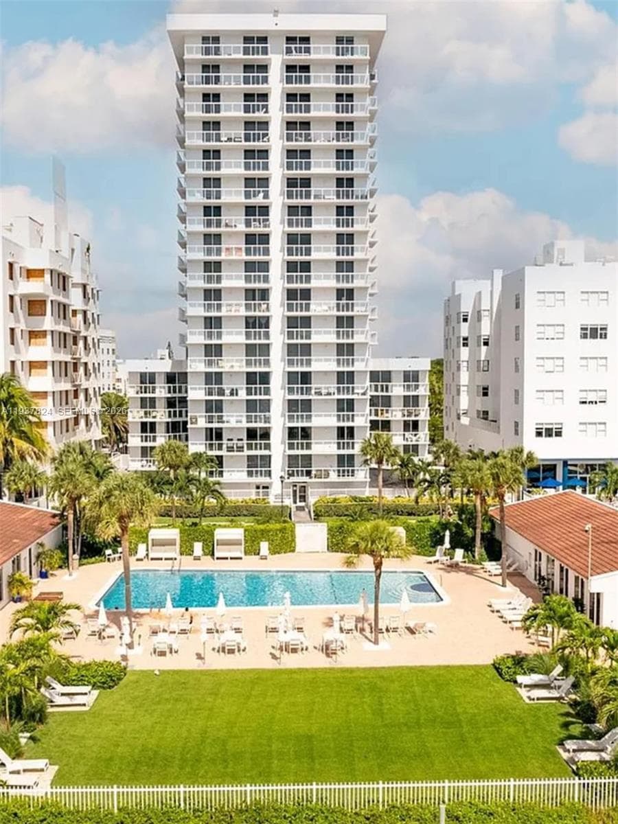 2457 Collins Ave 408 photo 12