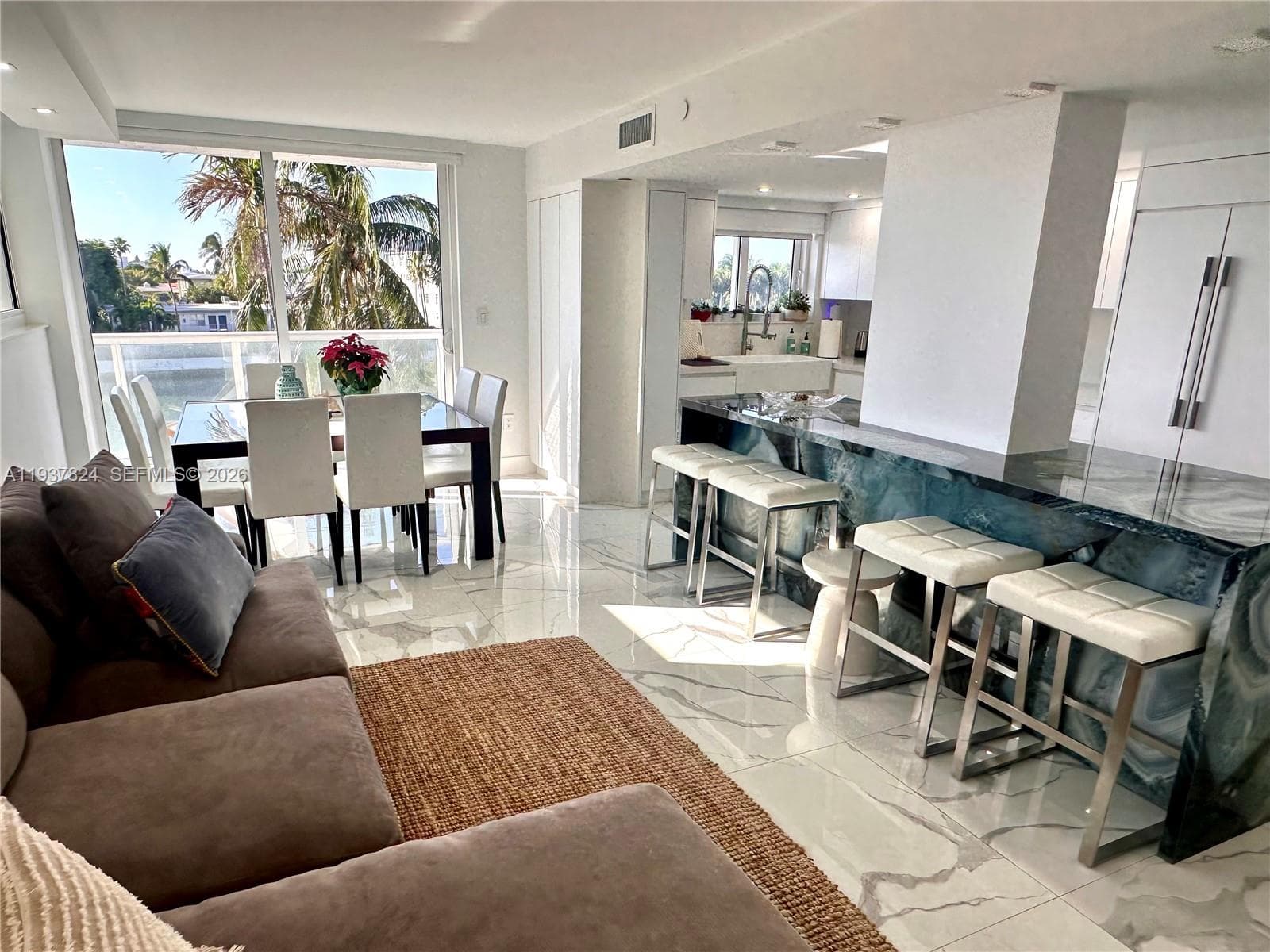 2457 Collins Ave 408 photo 1