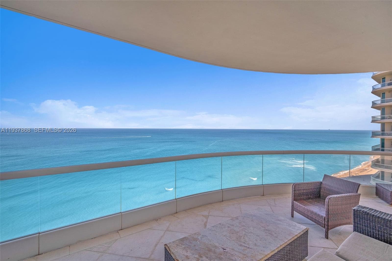 16051 Collins Ave 2001 photo 3