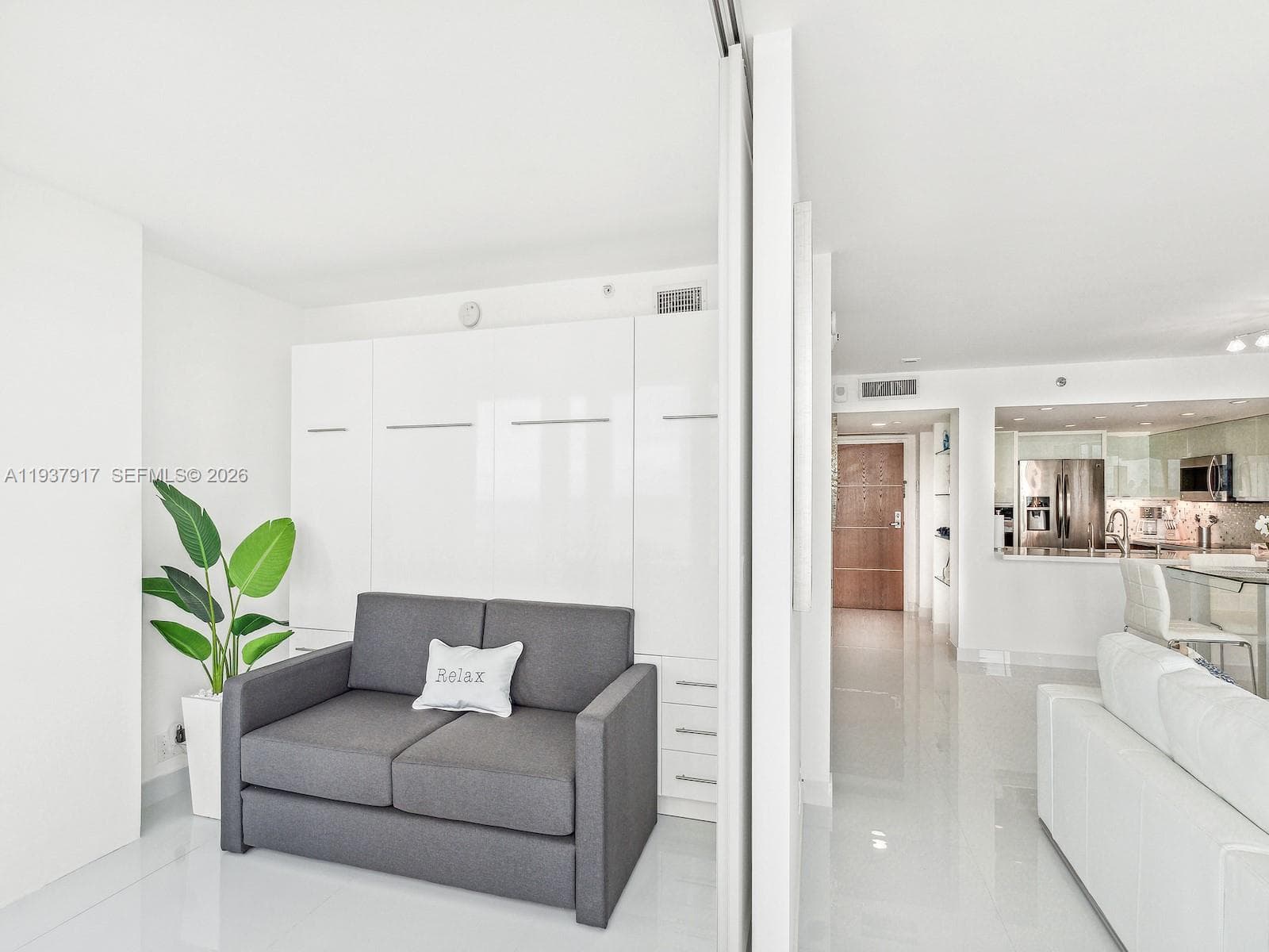 400 Pointe Dr 906 photo 13