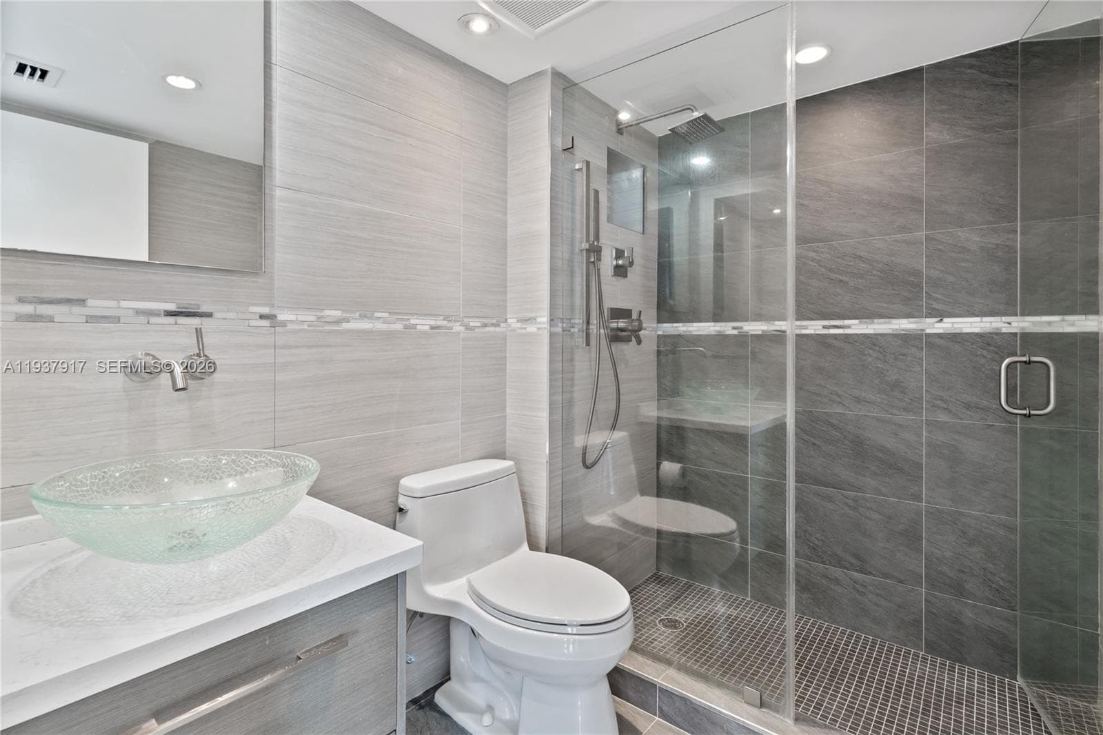 400 Pointe Dr 906 photo 25