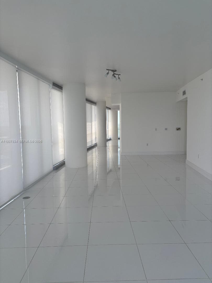 17121 Collins Ave 3101 photo 2