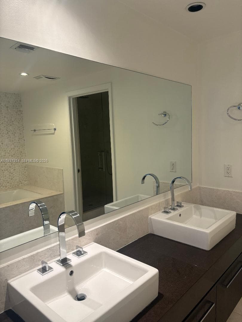 17121 Collins Ave 3101 photo 4