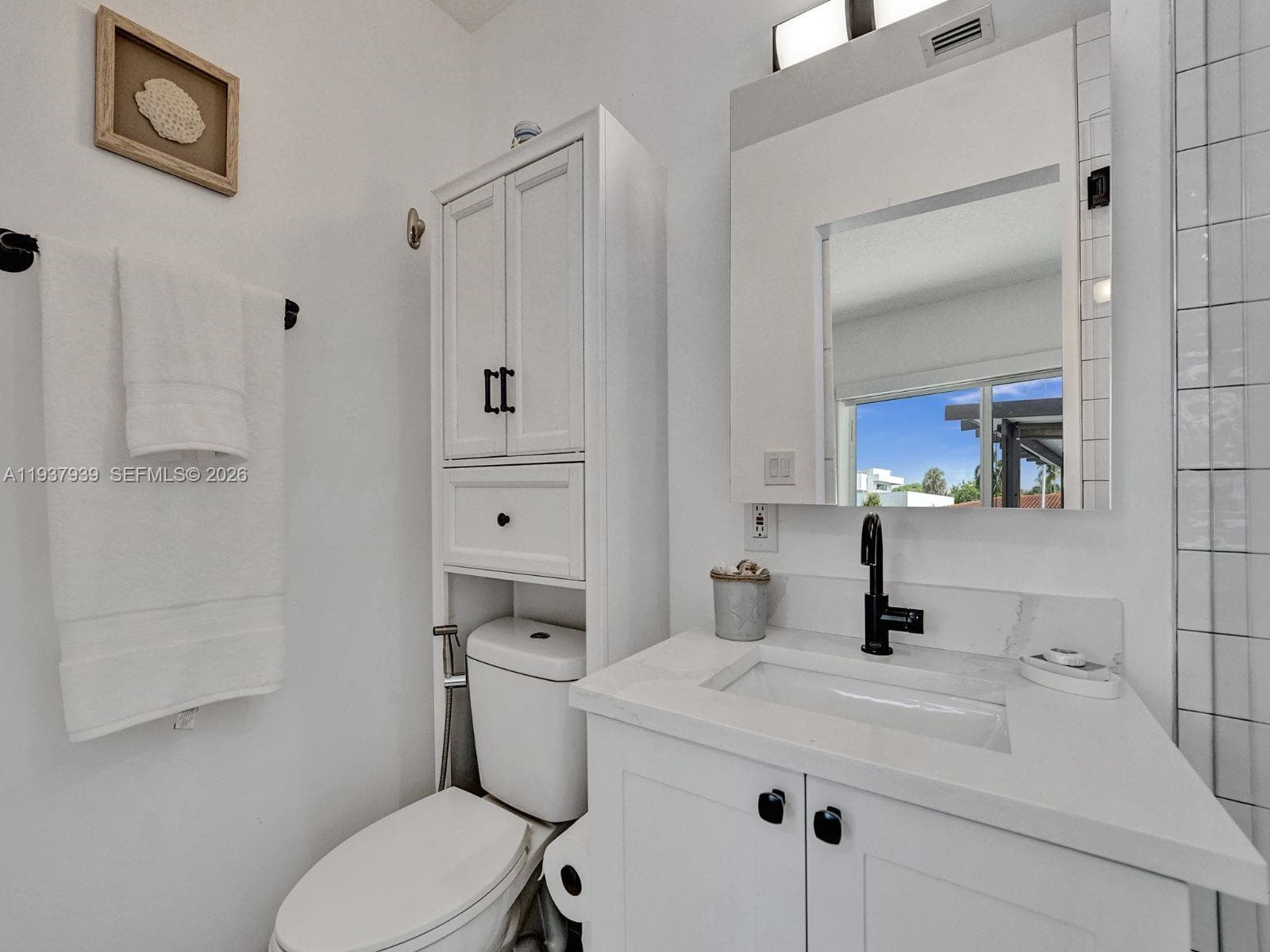 1108 Tangelo Isle photo 2