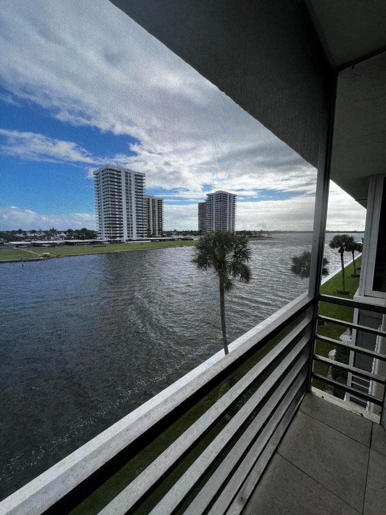 20 Yacht Club Drive 405 photo 25