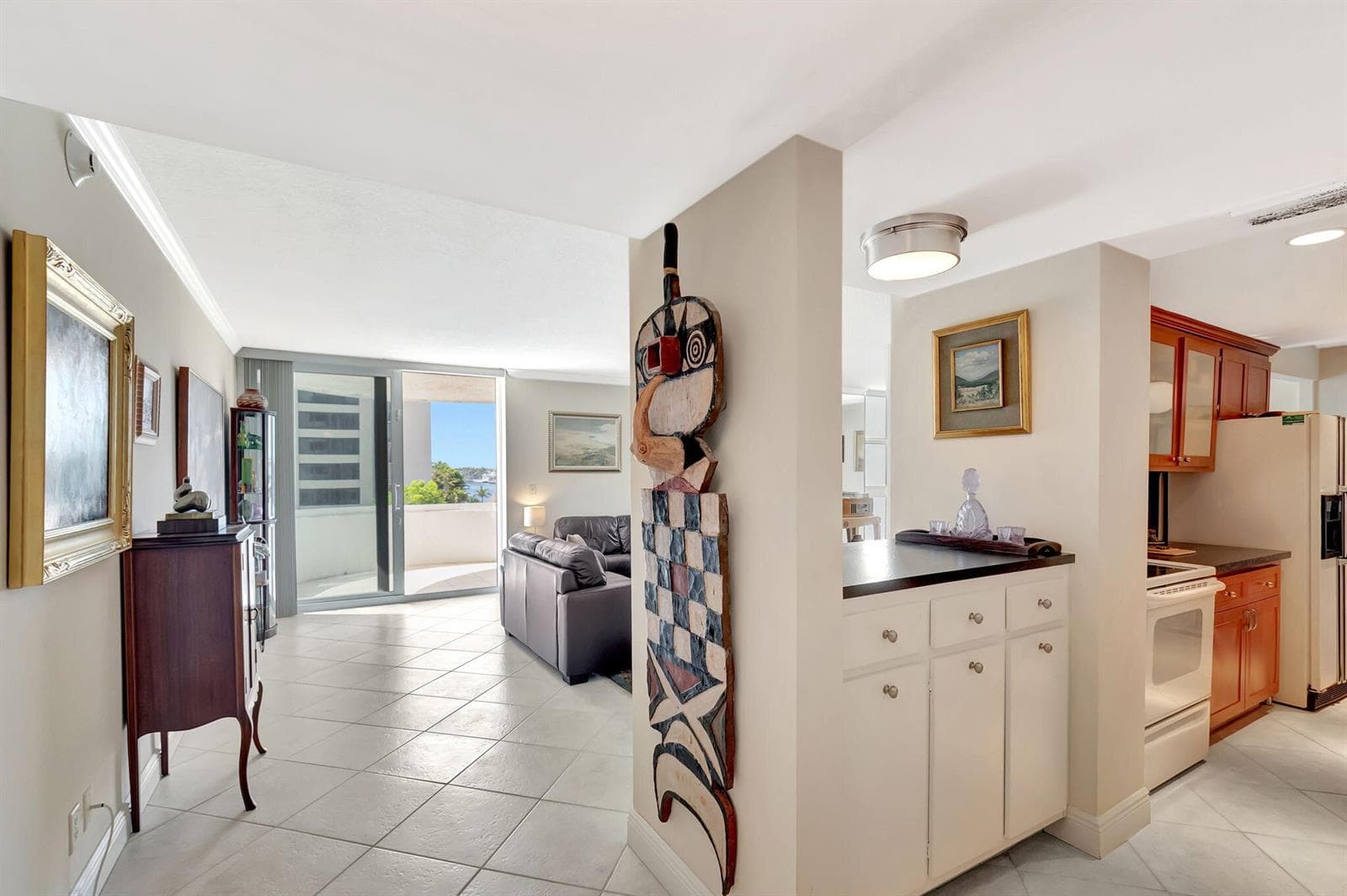 2200 S Ocean Boulevard 405 photo 3