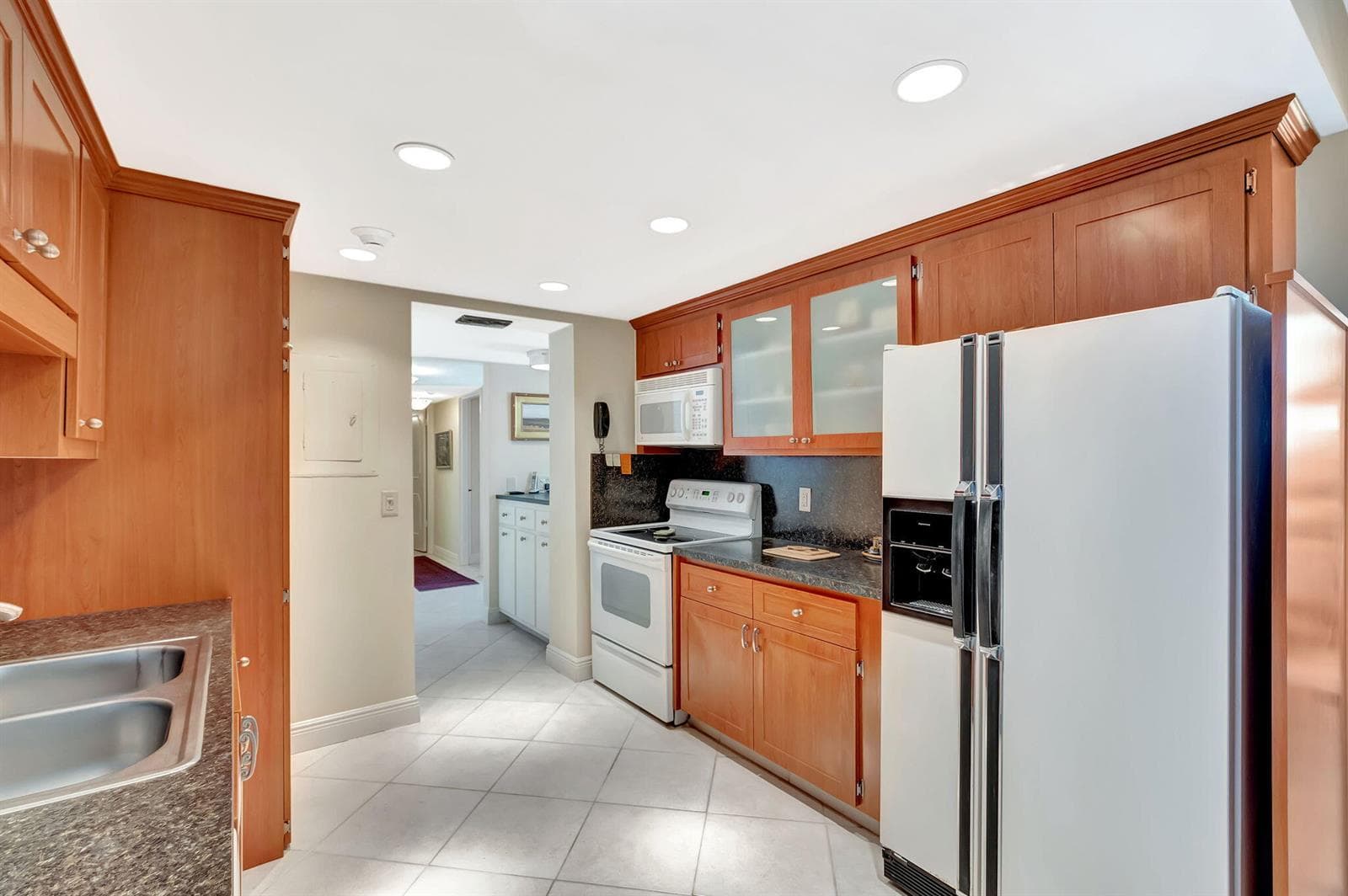 2200 S Ocean Boulevard 405 photo 10