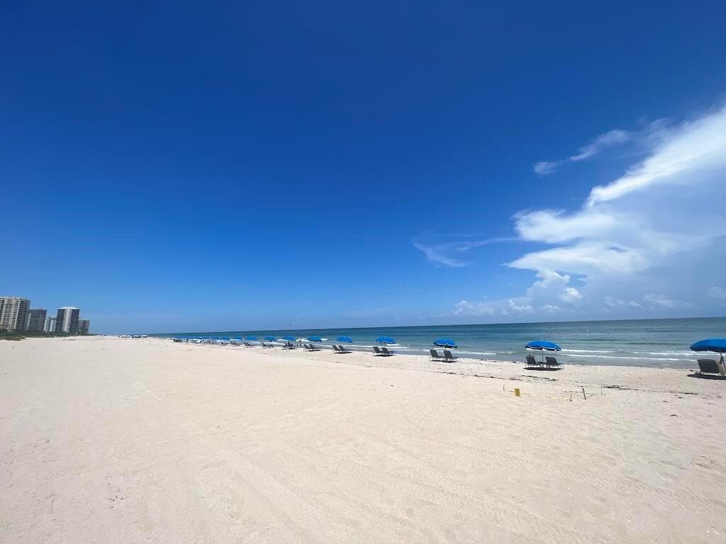 2800 N Ocean Drive B-23c photo 1