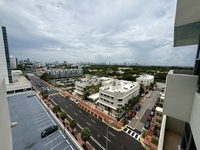 2899 Collins 1114 photo 3