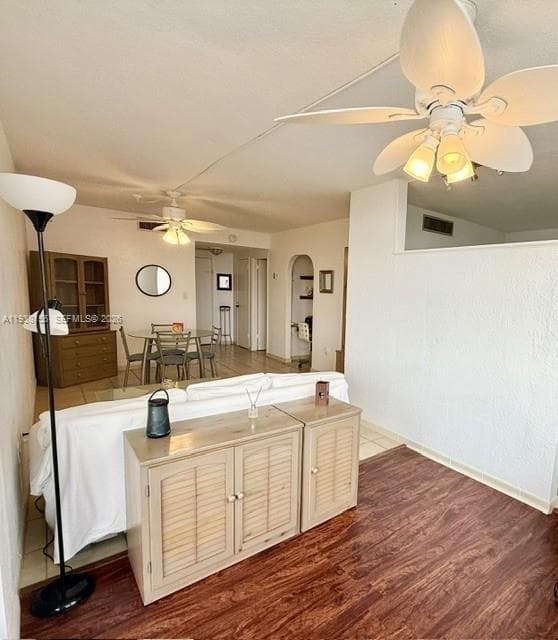 2899 Collins 1114 photo 5