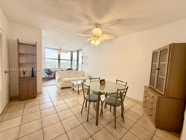 2899 Collins 1114 photo 4