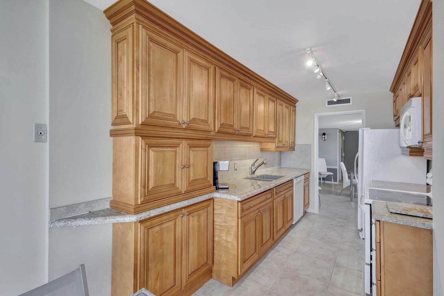 4200 N Ocean Drive 2-201 photo 2