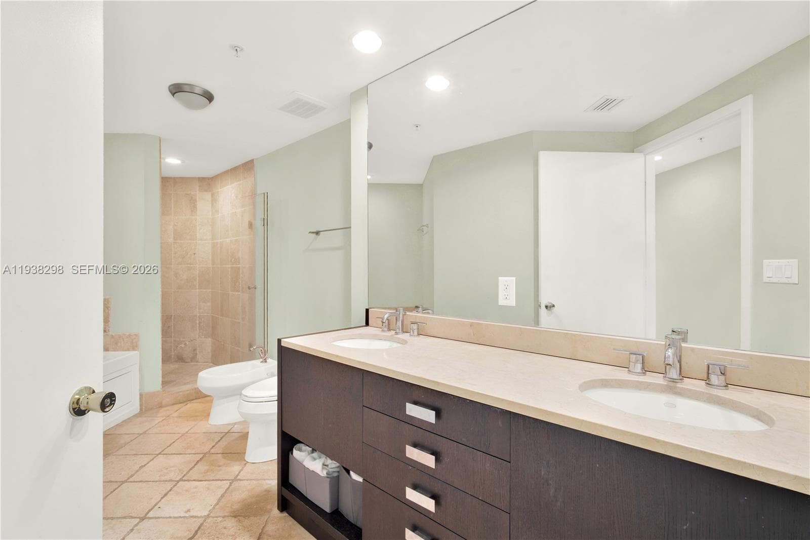 18201 Collins Ave 801A photo 17