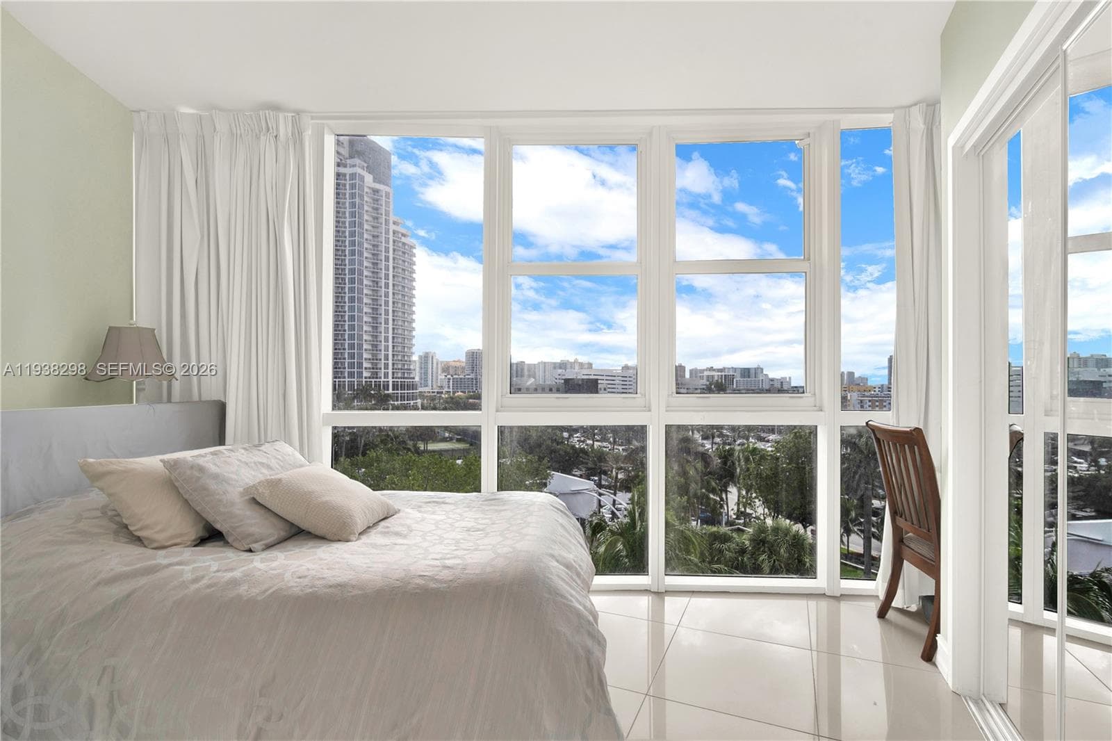 18201 Collins Ave 801A photo 21