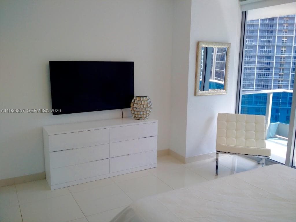 200 Biscayne Boulevard Way 906 photo 3