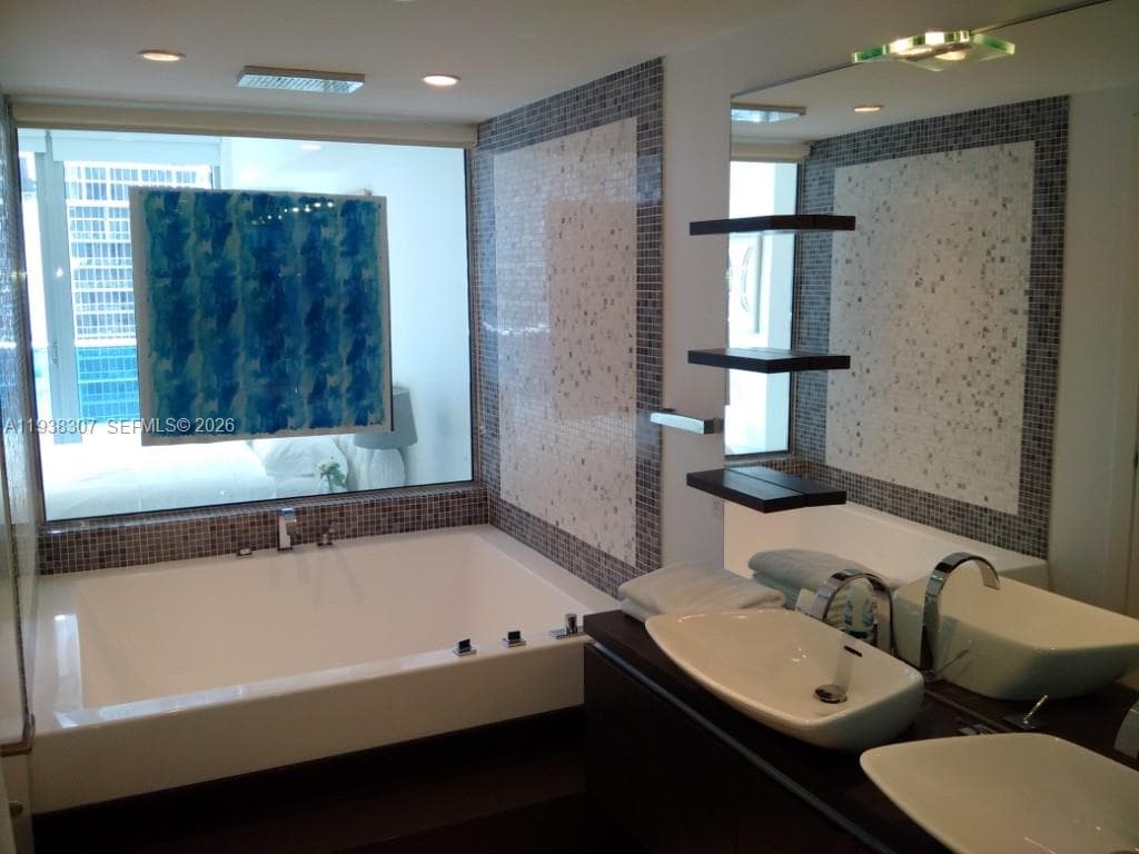 200 Biscayne Boulevard Way 906 photo 8