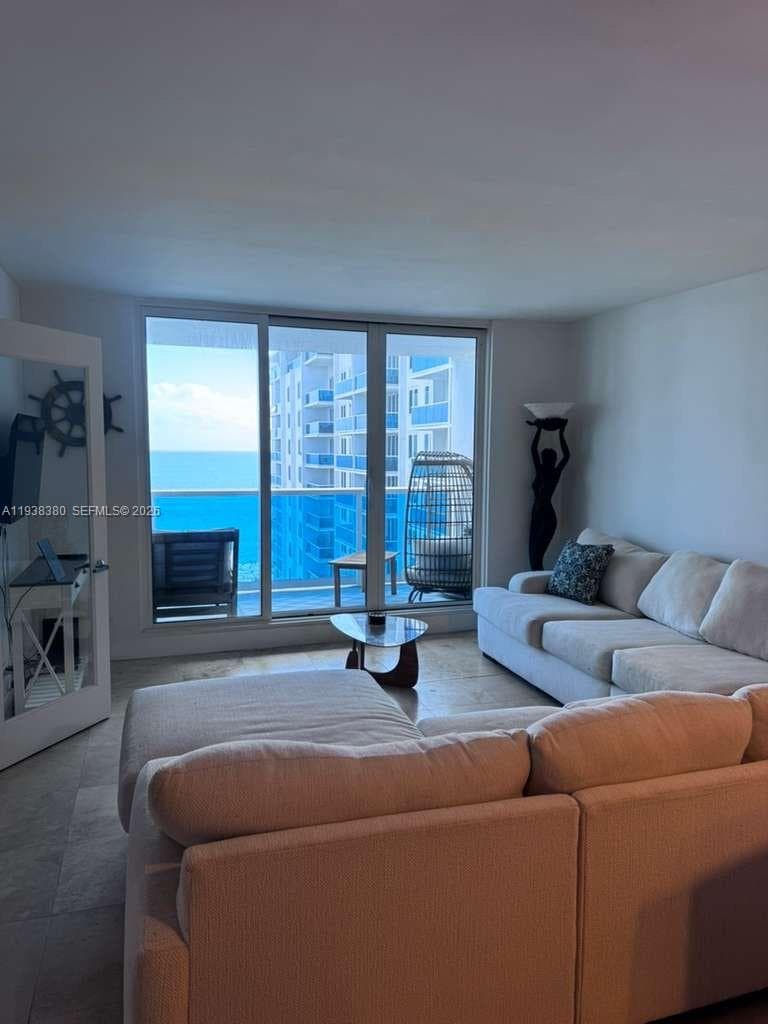 2301 Collins Ave 1425 photo 7