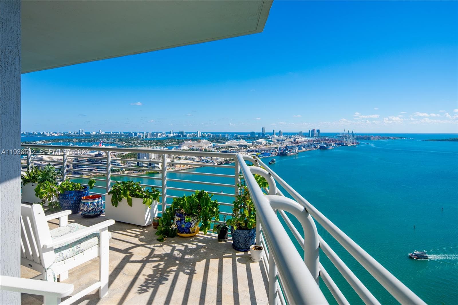 335 S Biscayne Blvd 3909 photo 2