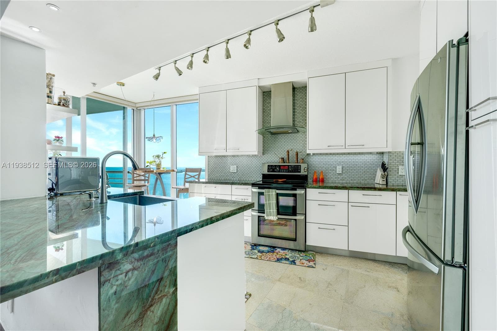 335 S Biscayne Blvd 3909 photo 9