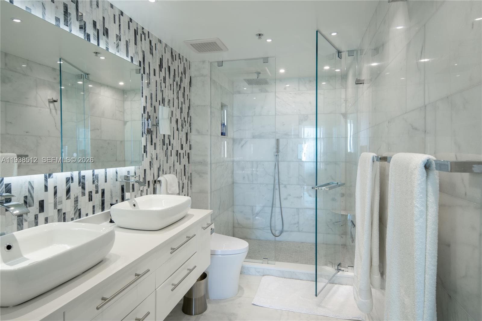 335 S Biscayne Blvd 3909 photo 24