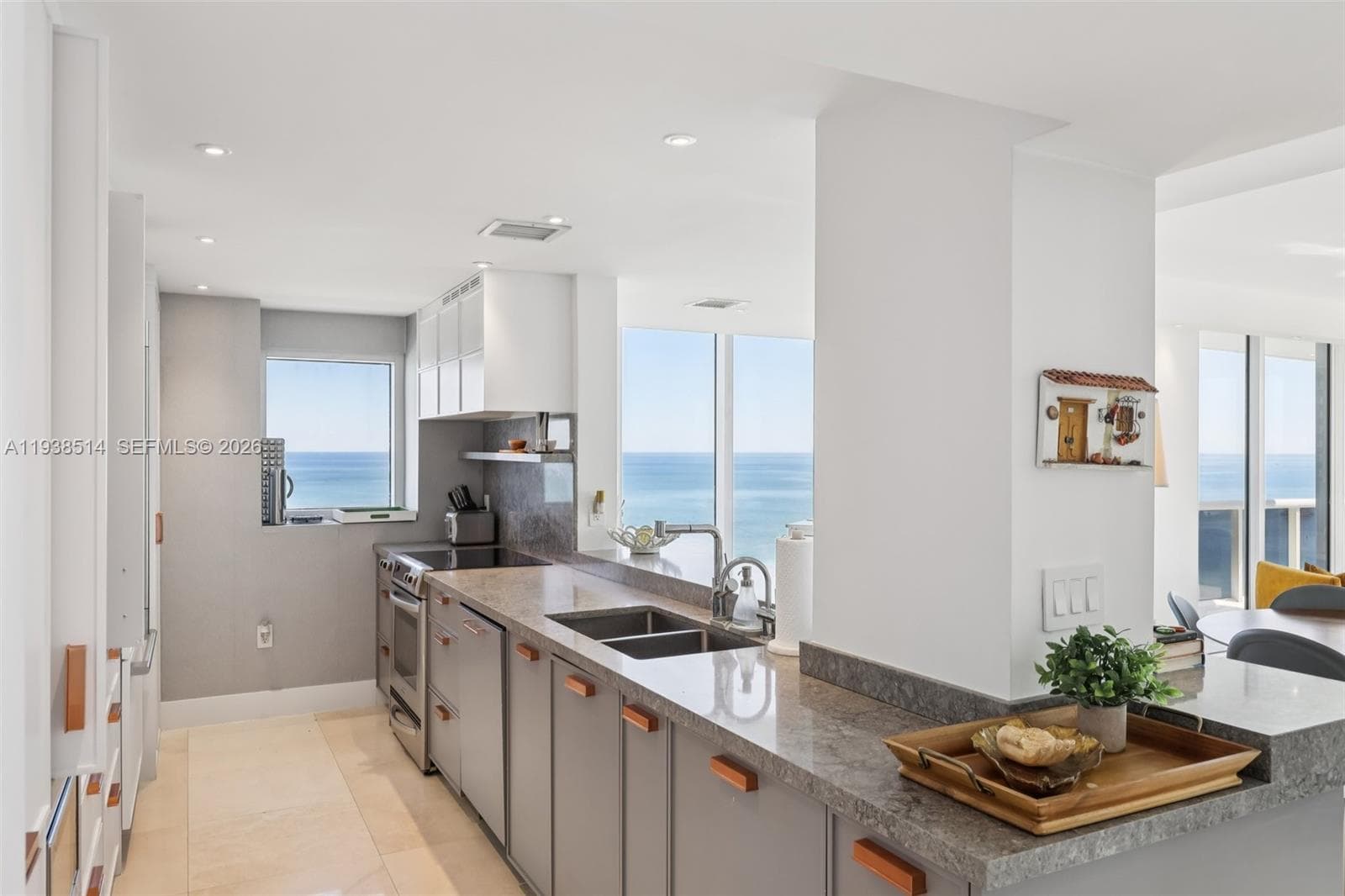 10275 Collins Ave 1110 photo 23