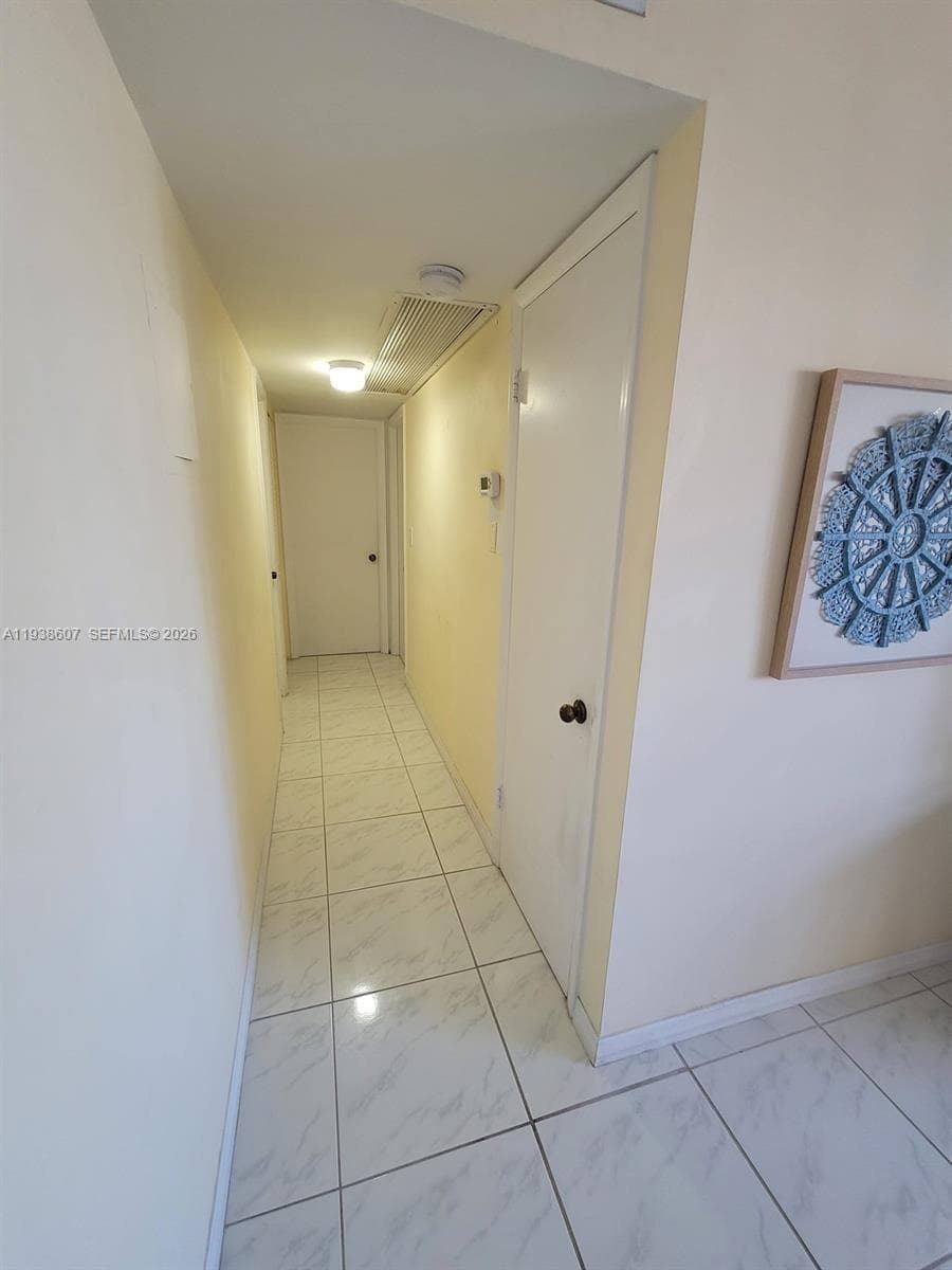 401 Golden Isles Dr 1114 photo 7
