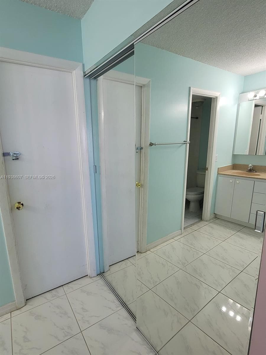 401 Golden Isles Dr 1114 photo 15
