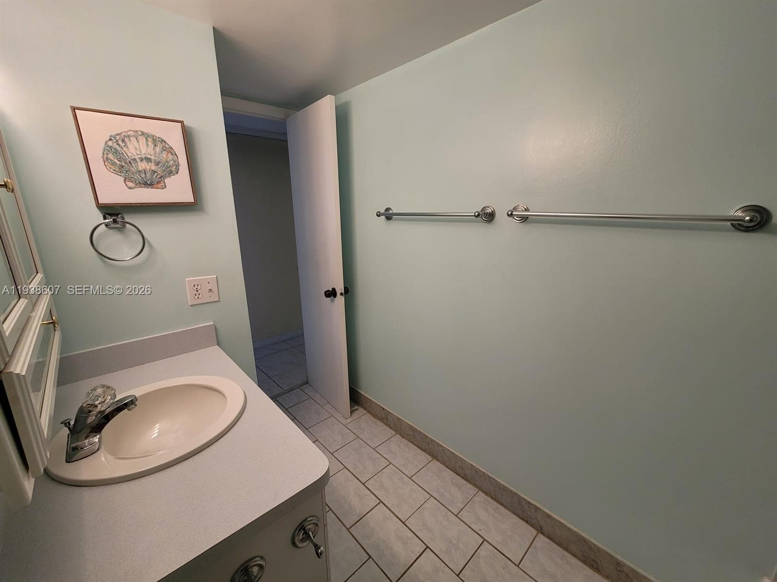 401 Golden Isles Dr 1114 photo 21