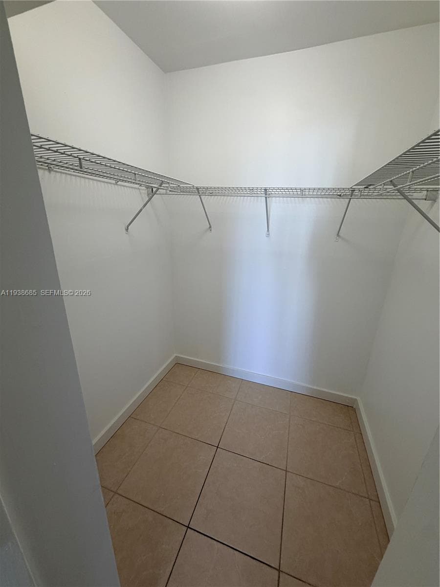 3701 Country Club Dr 1901 photo 22