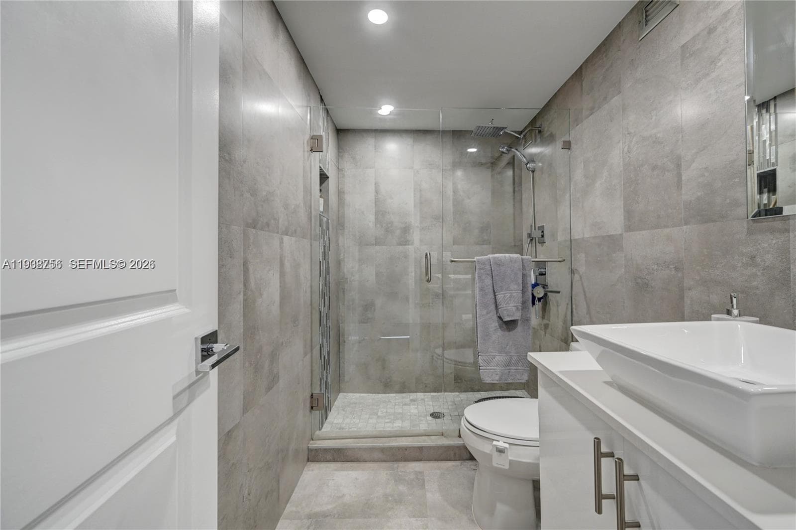 2049 S Ocean Dr 701 photo 16