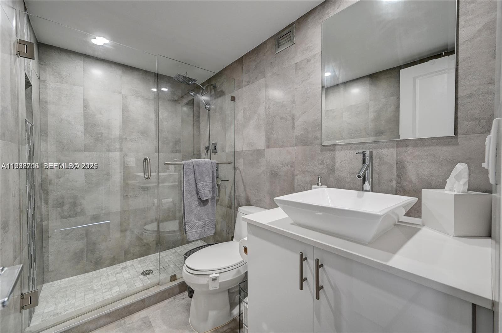 2049 S Ocean Dr 701 photo 15