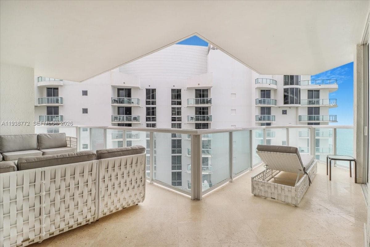 18671 Collins Ave 2404 photo 23