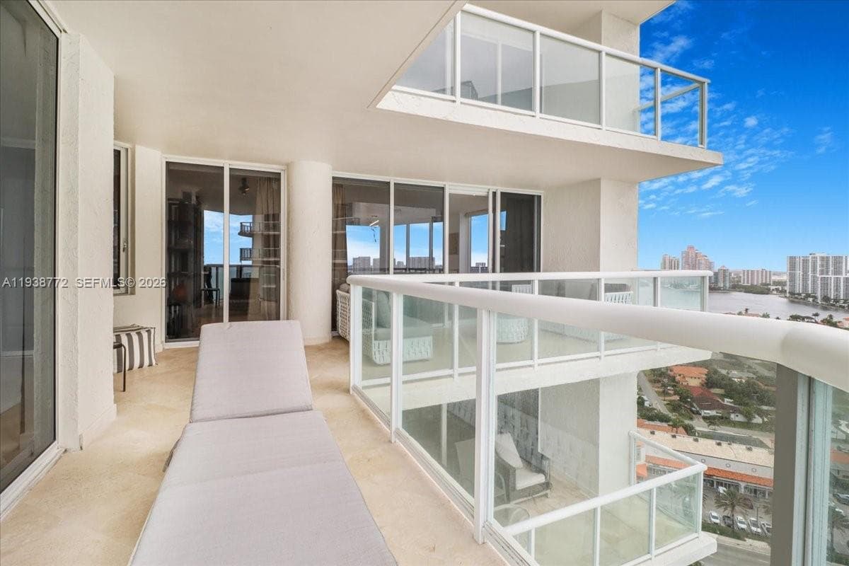 18671 Collins Ave 2404 photo 22