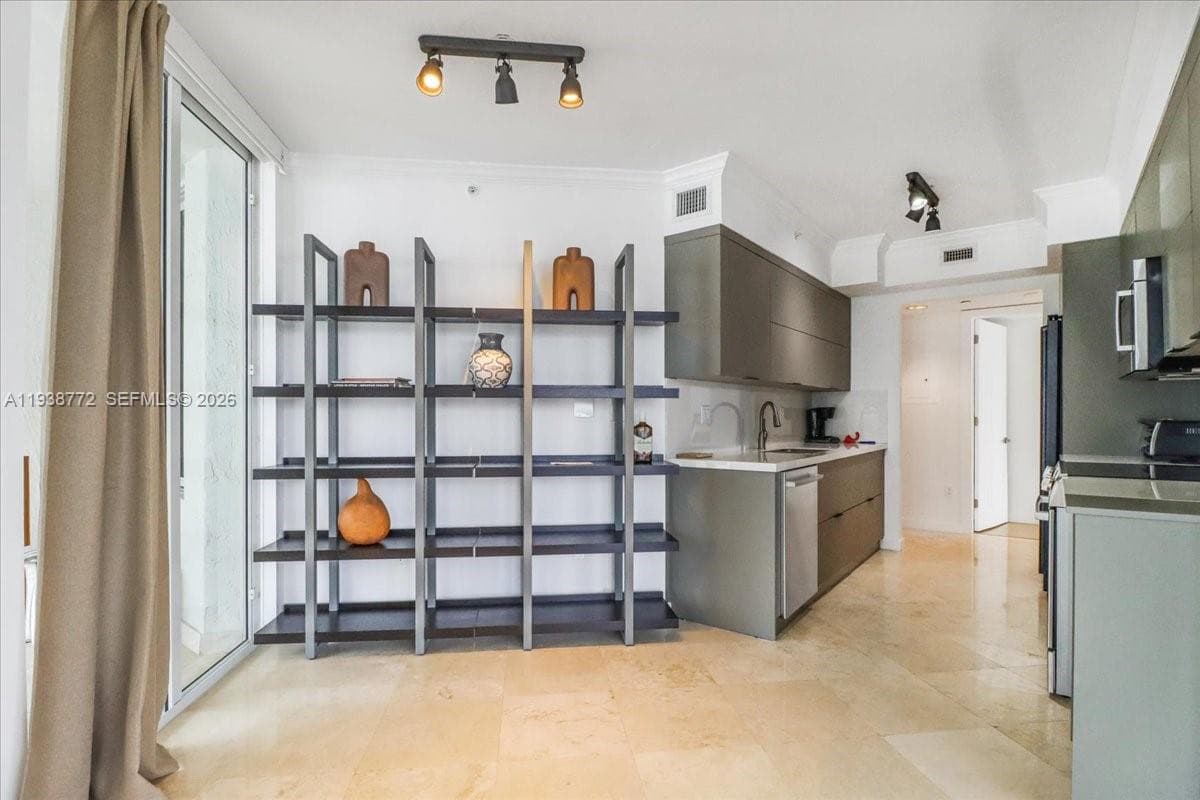 18671 Collins Ave 2404 photo 14