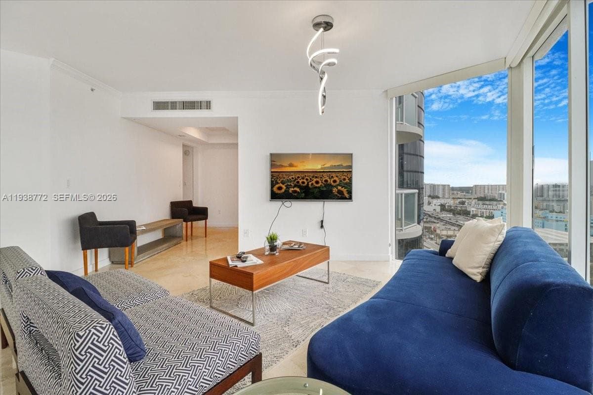 18671 Collins Ave 2404 photo 4