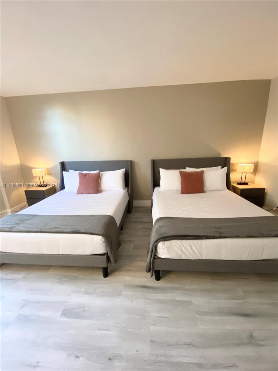 4001 Ocean Dr 4M photo 5